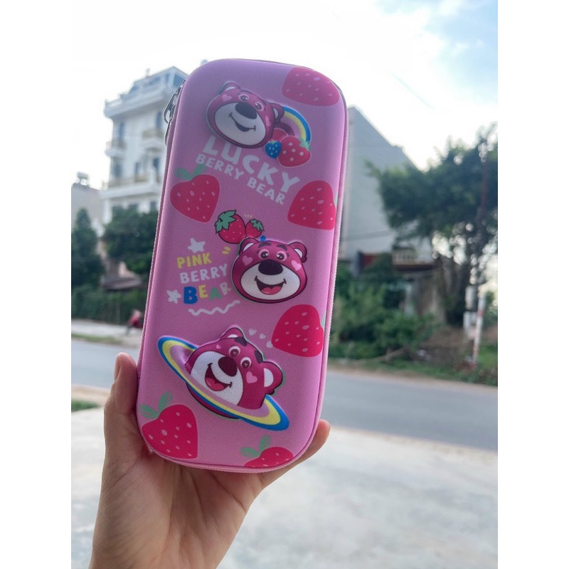 Hộp đựng bút gấu dâu đáng yêu cho bé phạm nghiêp