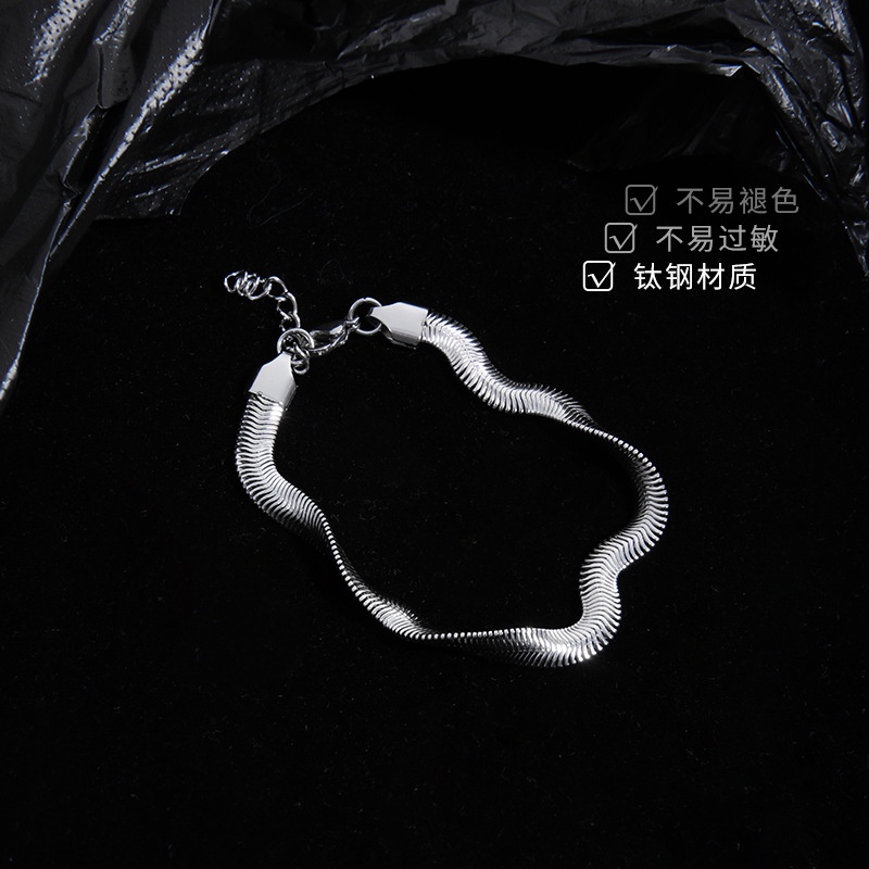 Vòng Tay Thép Titan Hình Xương Rắn Phong Cách Hip Hop Đường Phố Đơn Giản Cho Nam Và Nữ