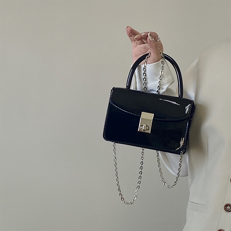 Túi Đeo Chéo Da Bóng Hình Vuông Cỡ Nhỏ Phối Dây Xích Thời Trang Nhật Hàn 2023 Cho Nữ