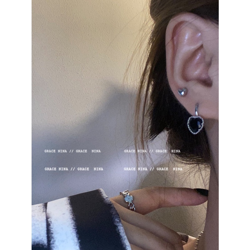 Khuyên Tai Hình Trái Tim Màu Đen Phong Cách Thời Trang 2023 Dành Cho Nữ