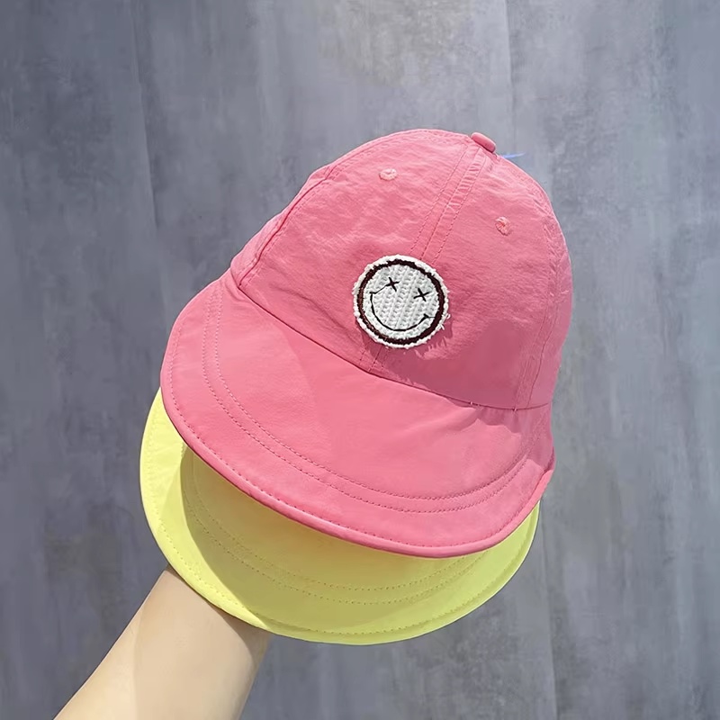 Mũ Lưỡi Trai Chống Nắng Thiết Kế Mỏng Họa Tiết Mặt Cười Xinh Xắn Thời Trang Mùa Hè Cho Bé