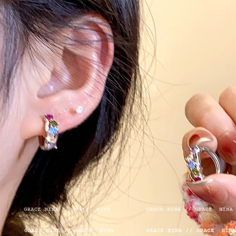 Khuyên Tai Vòng Nhỏ Nhắn Tinh Xảo Mẫu Mới 2023 Dành Cho Nữ