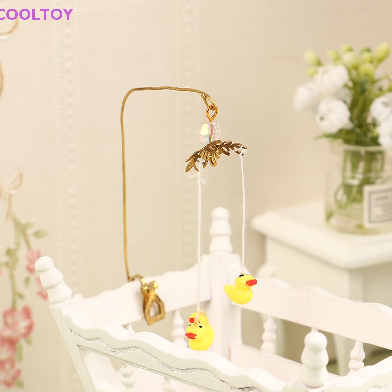 Phụ Kiện Trang Trí Nhà Búp Bê Hình Chú Vịt Nằm Ngủ Xinh Xắn Tỷ Lệ 1: 12