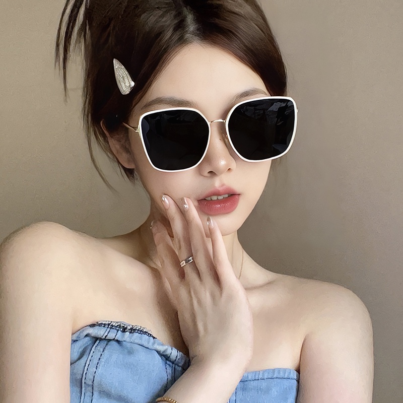 Kính Mát Gọng Vuông Chống Tia UV Thời Trang Cho Nữ