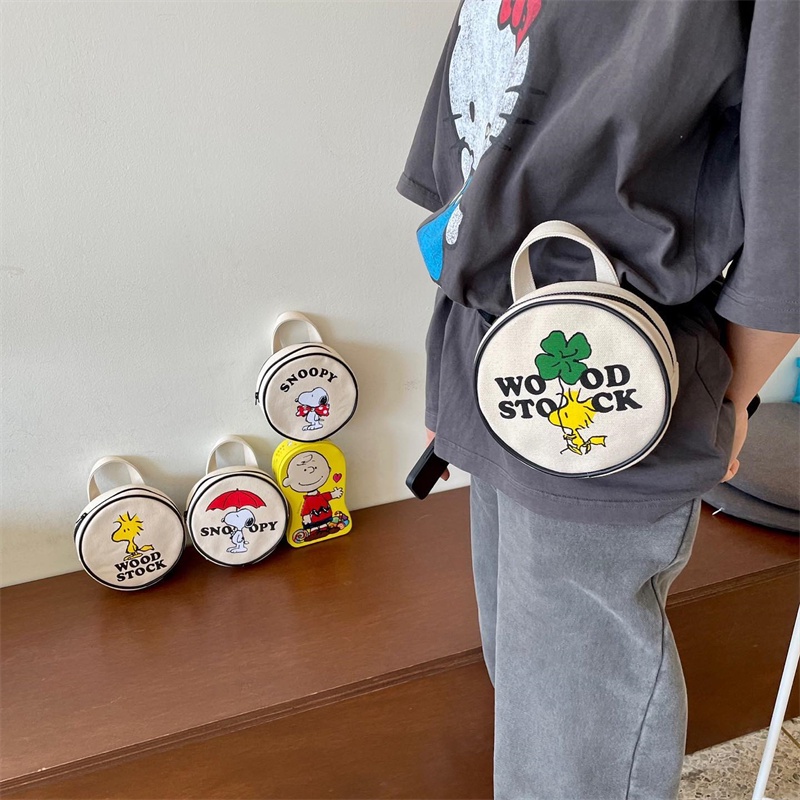 Túi Đeo Chéo Mini Hình Tròn In Họa Tiết Snoopy Dễ Phối Đồ Thời Trang Cho Nữ