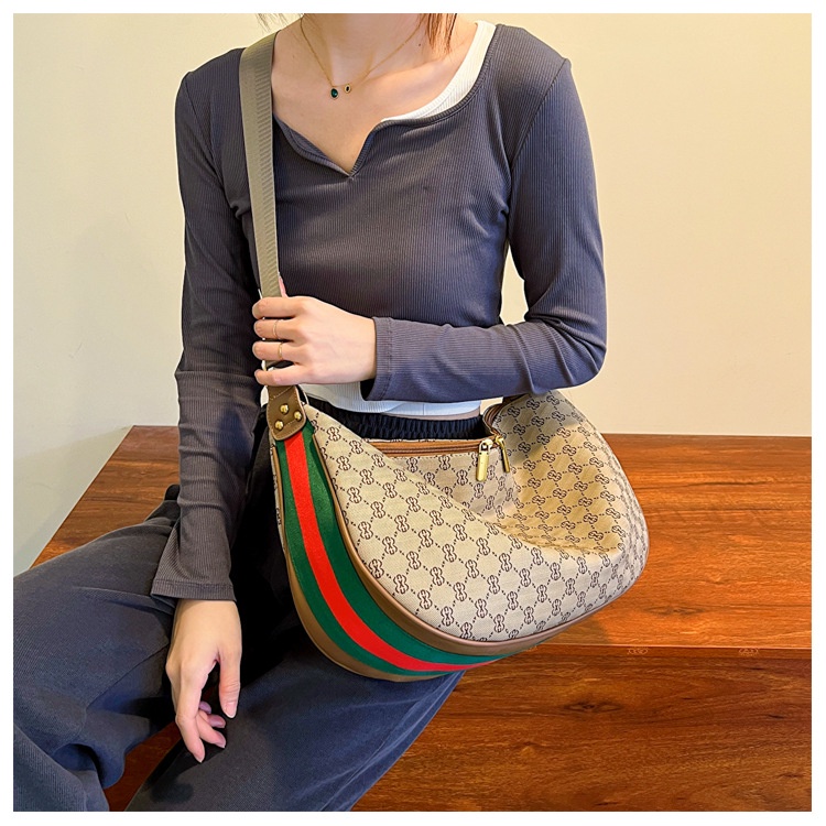 Túi Đeo Chéo In Họa Tiết Phong Cách Âu Mỹ Thời Trang Cho Nữ