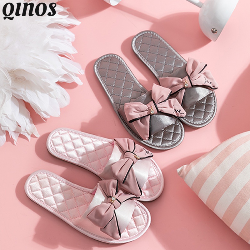 Qinos Dép Đi Trong Nhà Đế Phẳng Chống Trượt Nhẹ Nhàng Có Đệm Khí Và Gót Thấp Hở Ngón Cho Nữ