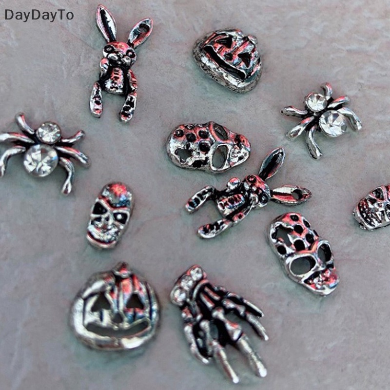 Set 10 Móng Tay Giả Bằng Kim Loại Mạ Vàng / Bạc Phong Cách Punk Thời Trang Cho Nữ