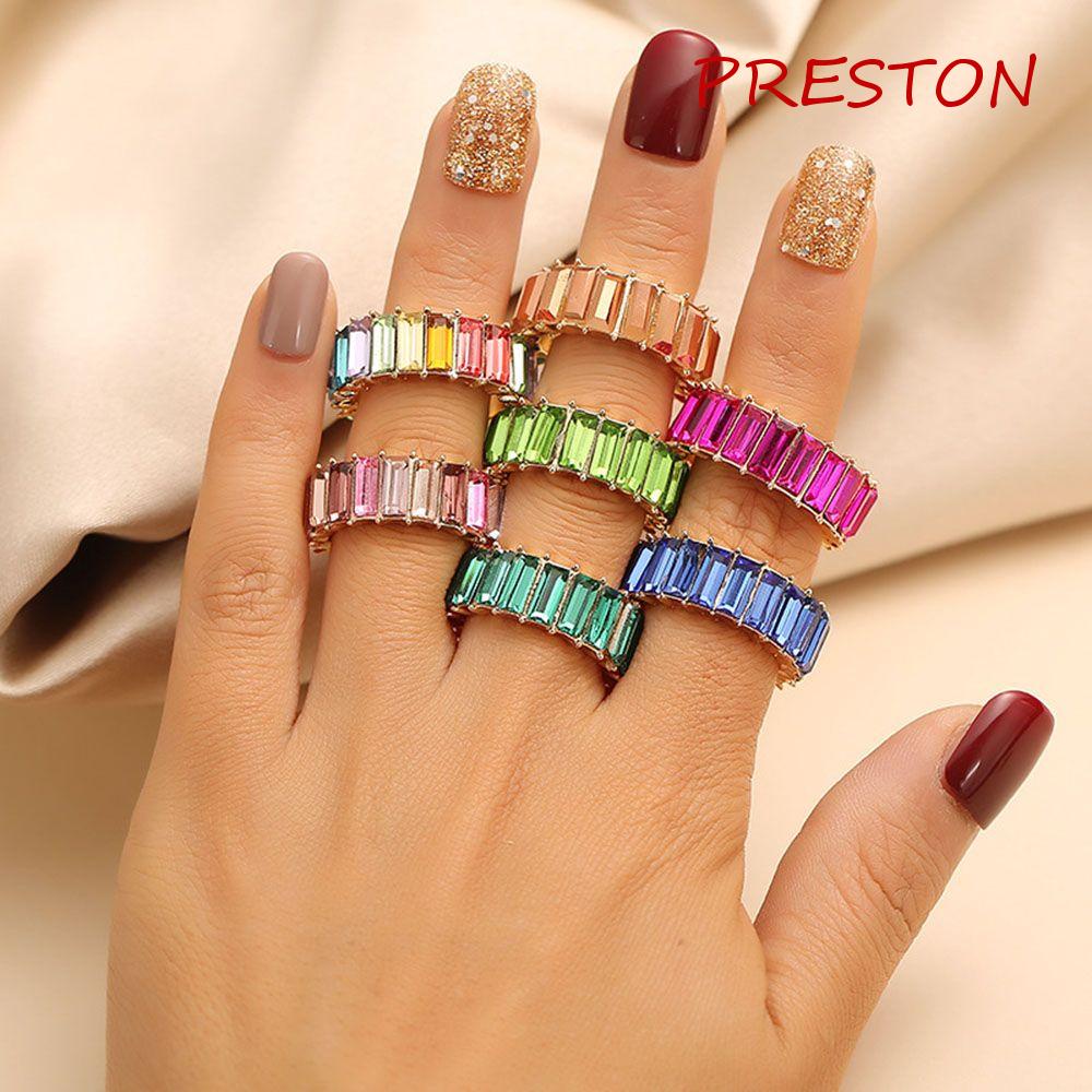 Nhẫn Đính Đá Nhiều Màu Sang Trọng