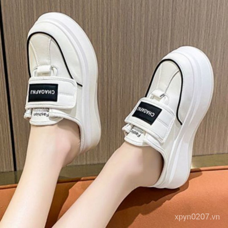 Dép Nữ Bít Mũi Đế Dày Tăng Chiều Cao Phong Cách Mới Mùa Hè 2023