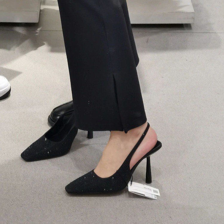 Giày Cao Gót Đính Đá Thời Trang Sang Trọng Cho Nữ