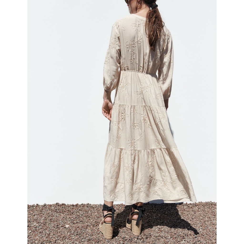 Zara Đầm Lanh Ngắn Tay Cổ Chữ V Họa Tiết Thêu Thời Trang Nữ Tính 8741029