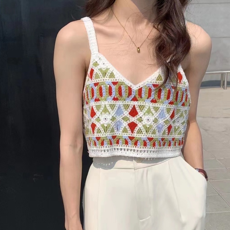 Áo Croptop Hai Dây Dệt Kim Cổ Chữ V Thêu Hoa Dễ Thương Cho Bạn Gái