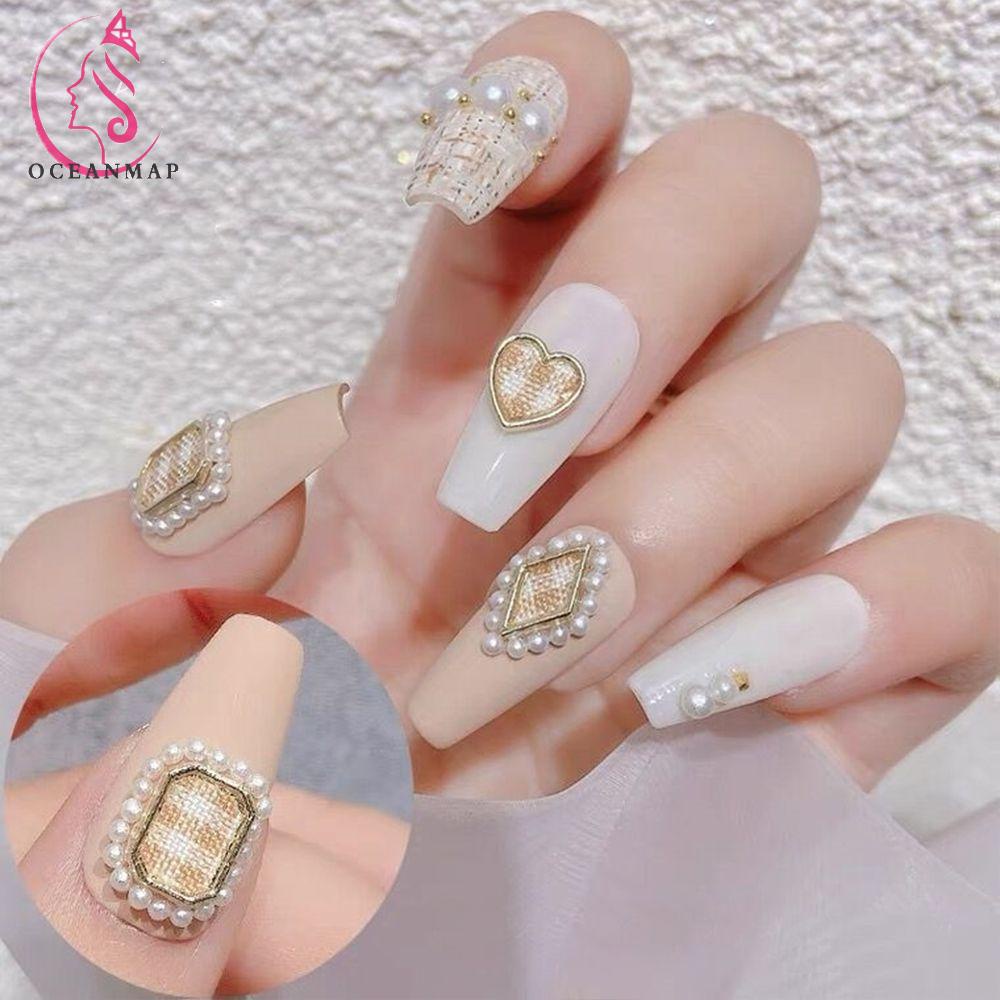 Phụ Kiện Trang Trí Móng Tay Trái Tim Họa Tiết Kẻ Sọc Màu Trắng DIY