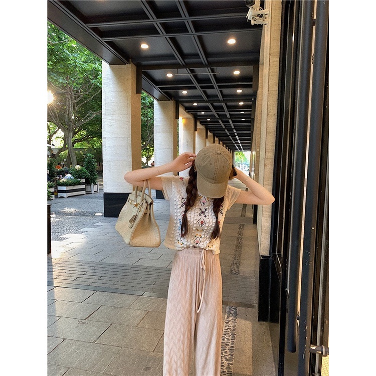 Áo kiểu nữ len mongtoghi thêu hoa croptop MS1127