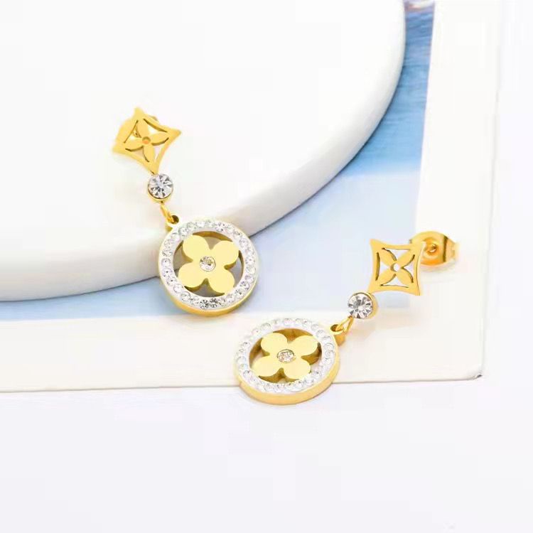 Khuyên Tai Thép Không Gỉ Hình Hoa Bốn Lá Không Gây Dị Ứng Thời Trang Mới 2023 Dành Cho Bạn Nữ