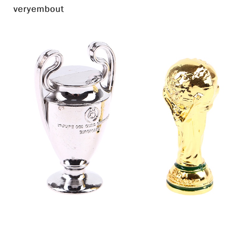 Ut Móc Khóa Hình Nhà Vô Địch Bóng Đá Mini Để Bàn Trang Trí n