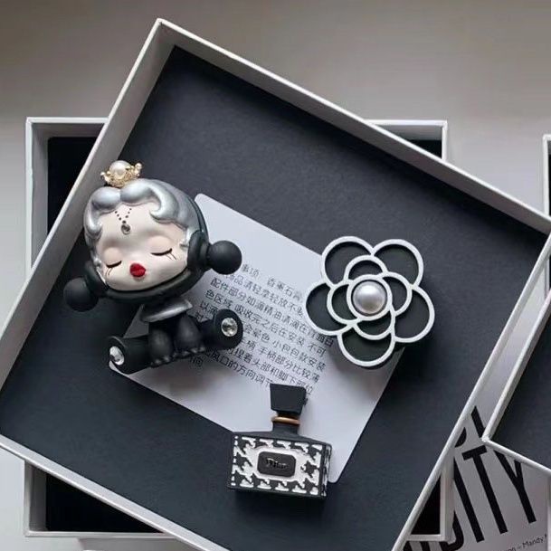 Phụ Kiện Khuếch Tán Nước Hoa Gắn Lỗ Thông Gió Xe Hơi Trang Trí Dễ Thương