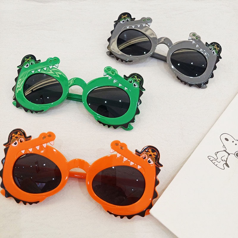Kính Mát Hình Cá Sấu Nhỏ Dễ Thương Cho Bé Trai Và Gái