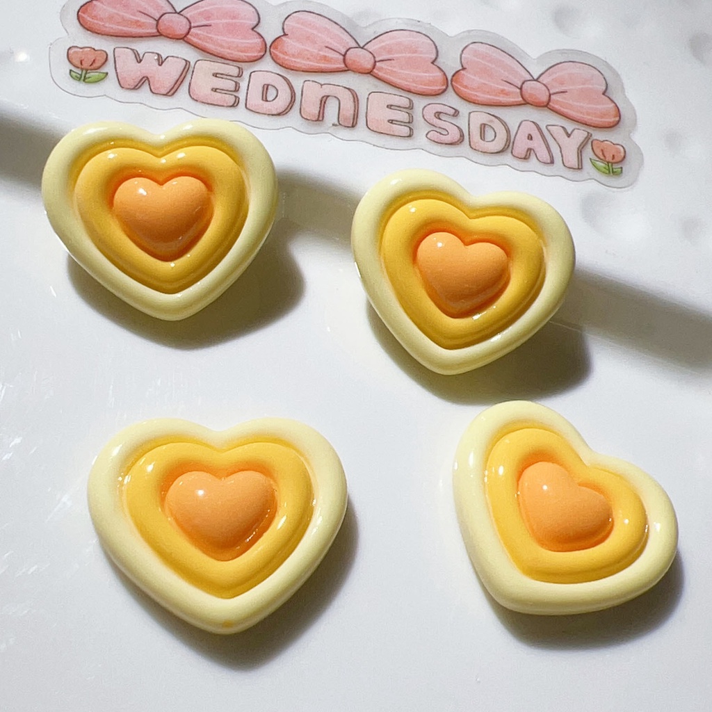 Set 20 Phụ Kiện Trang Trí Điện Thoại / Kẹp Tóc / Giày Hình Trái Tim Ba Lớp Bằng Nhựa Resin Màu Sáng DIY Dễ