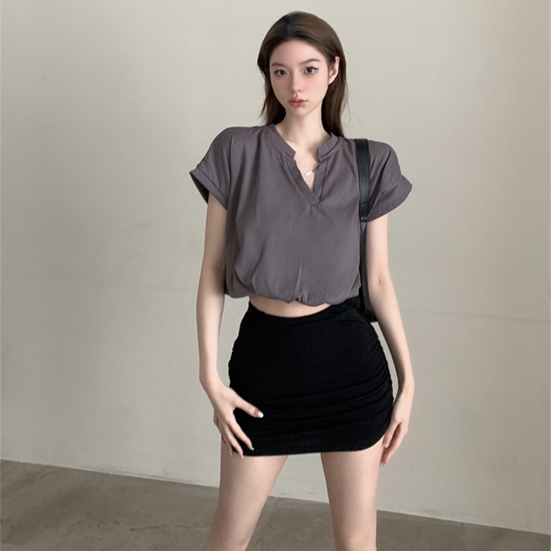 Áo Thun Tay Ngắn Cổ Chữ V Form Rộng Phối Dây Xích