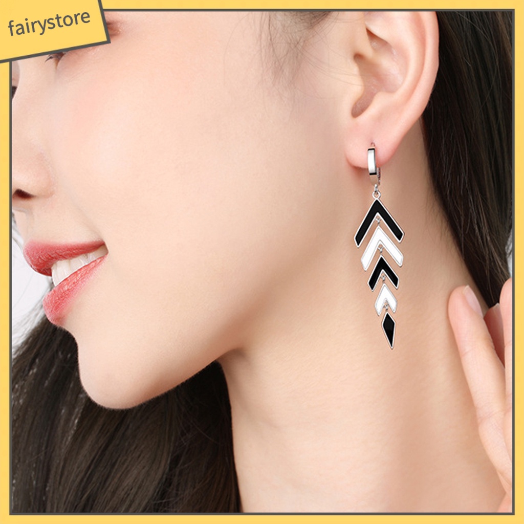 1 Đôi Bông Tai Hình Học Dáng Dài Màu Trắng Đen Phong Cách Retro