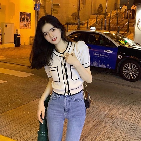 Áo croptop nữ viền đen trắng sang chảnh chất len mongtogi hai màu đen trắng hàng Quảng Châu