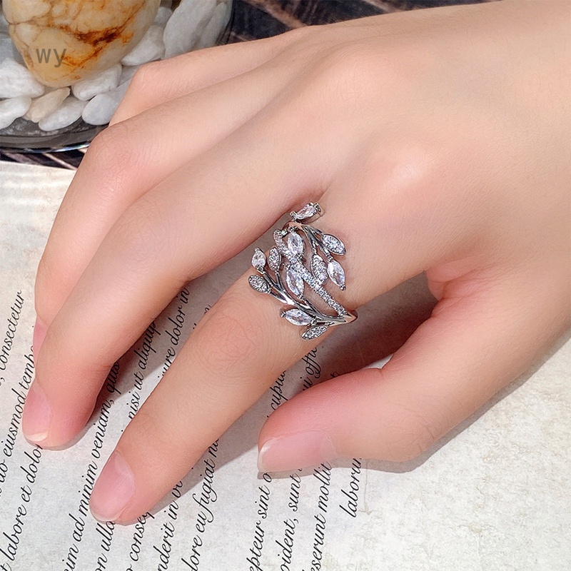 Nhẫn Hình Cành Lá Đính Đá Zircon Sang Trọng Cho Nữ