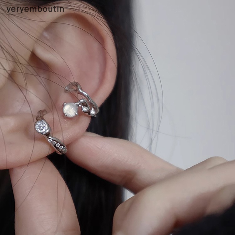 Set 2 Khuyên Kẹp Vành Tai Hình Chữ C Đính Đá Zircon Đơn Giản Dễ Phối Đồ Cho Nữ