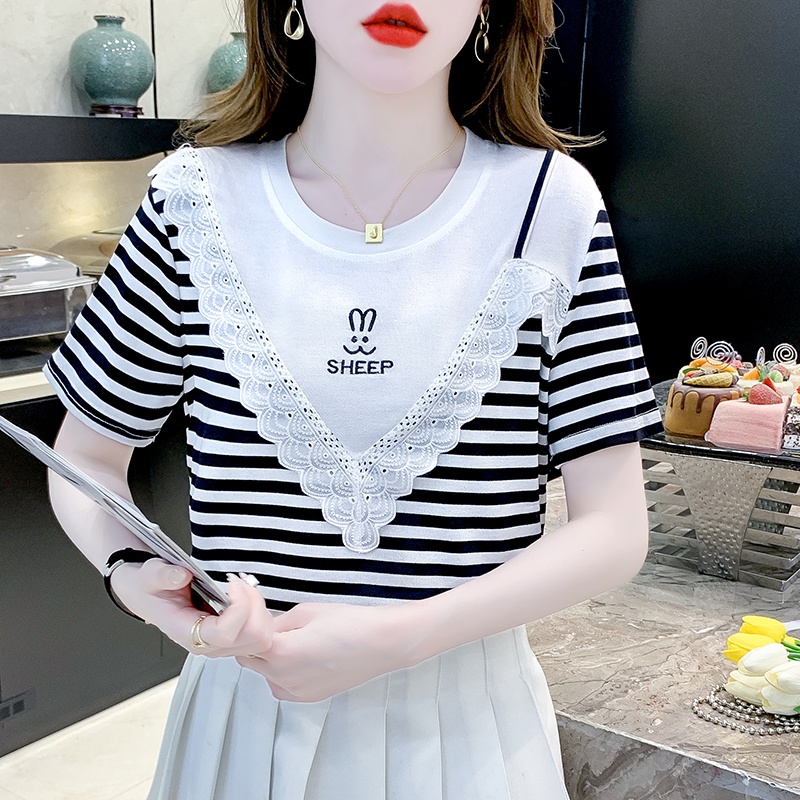 Nhân lên trên hợp thời trang retro thời trang ren khâu phong cách phương tây all-match thêu cổ tròn thiết kế ngắn tay sense wester