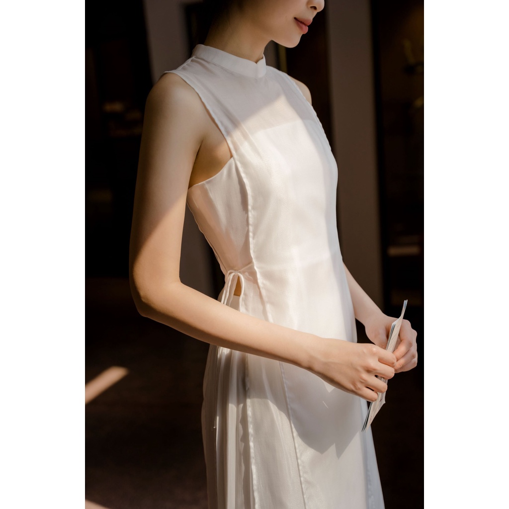 Áo dài dây buộc