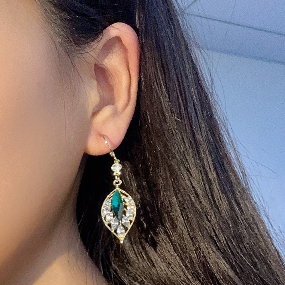 Bông Tai Hợp Kim Hình Lá Đính Đá Zircon Màu Xanh Lá Cây Sang Trọng Phong Cách Hàn Quốc Thời Trang Cho Nữ
