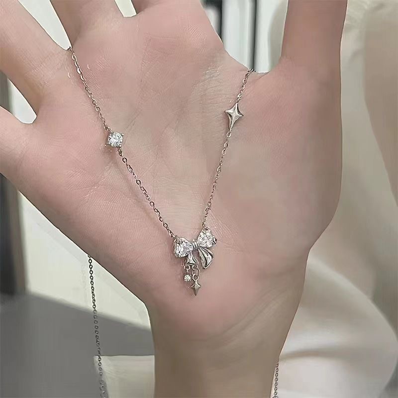 Dây Chuyền Mặt Hình Ngôi Sao Và Nơ Phát Sáng Cao Cấp Phong Cách Mới Năm 2023