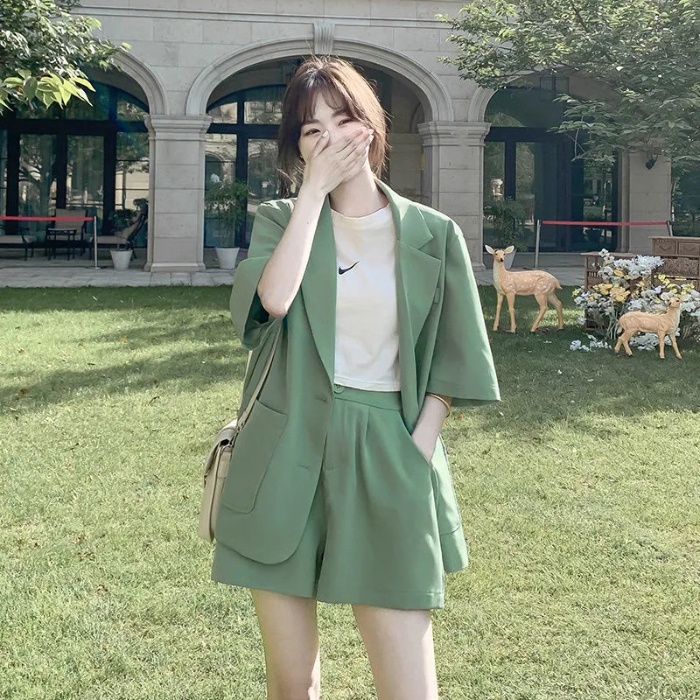 Bộ đồ NZN gồm áo khoác blazer và quần đùi thời trang cho nữ
