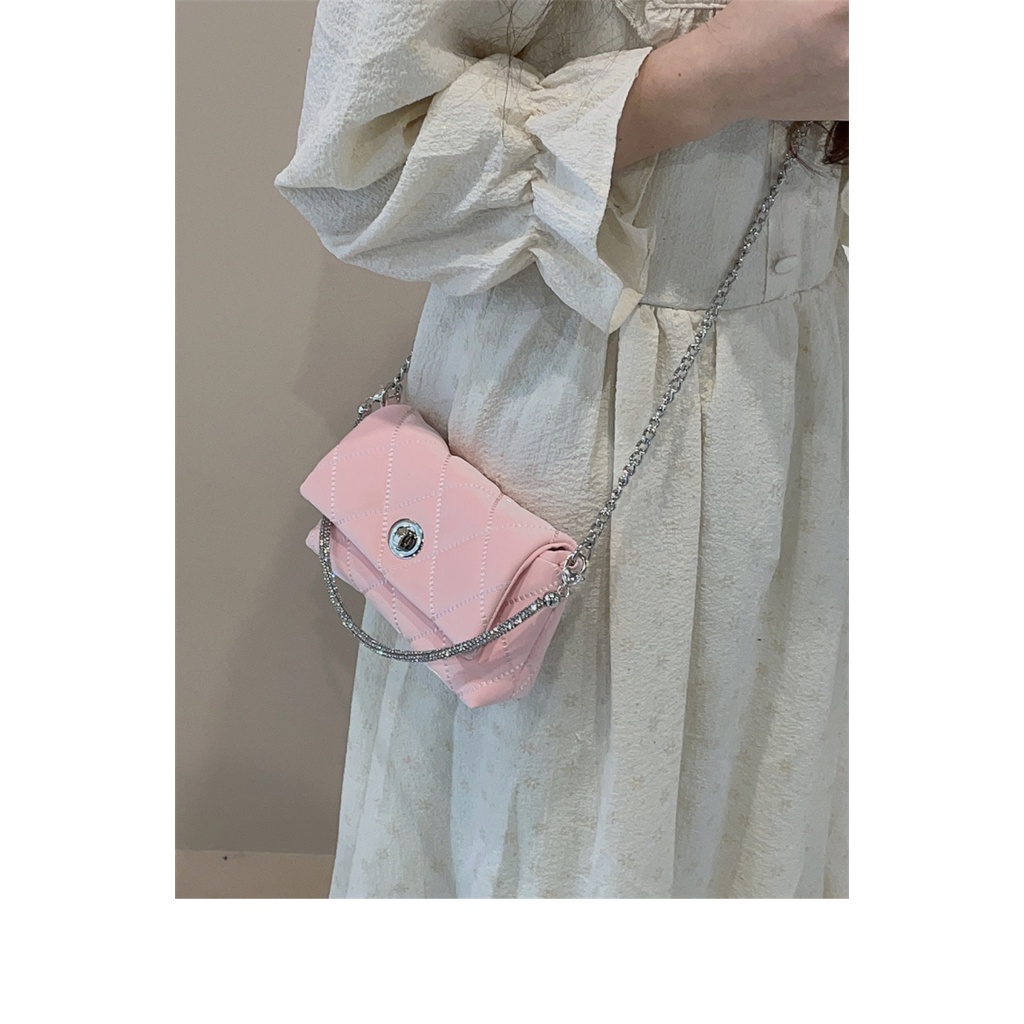 Túi Xách Đeo Vai Kiểu Vuông Nhỏ Phối Dây Xích Thời Trang Mới