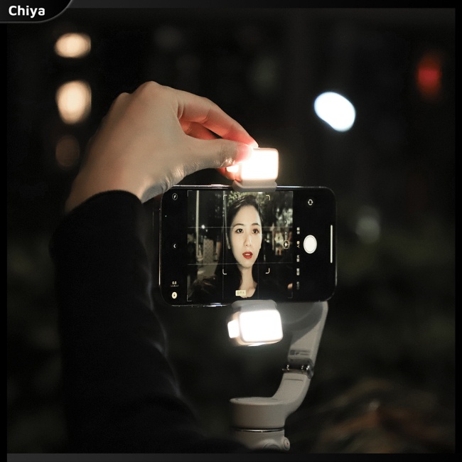 Đèn Kẹp Điện Thoại Mini L375 2 Chiều Mềm Mại Có Thể Điều Chỉnh Độ Sáng 3 Màu Kèm Hộp Sạc