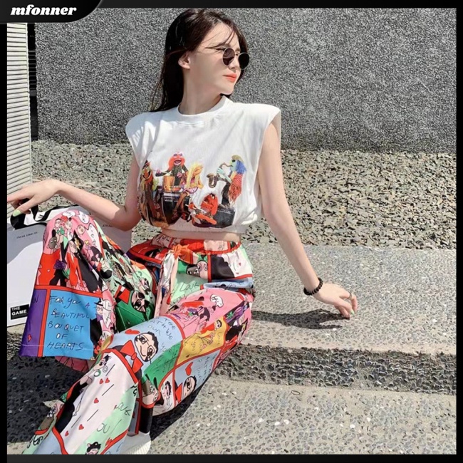 Set Đồ 2 Món Áo Croptop Sát Nách In Họa Tiết Graffiti Phối Quần Dài Ống Rộng Thời Trang Cá Tính Cho Nữ
