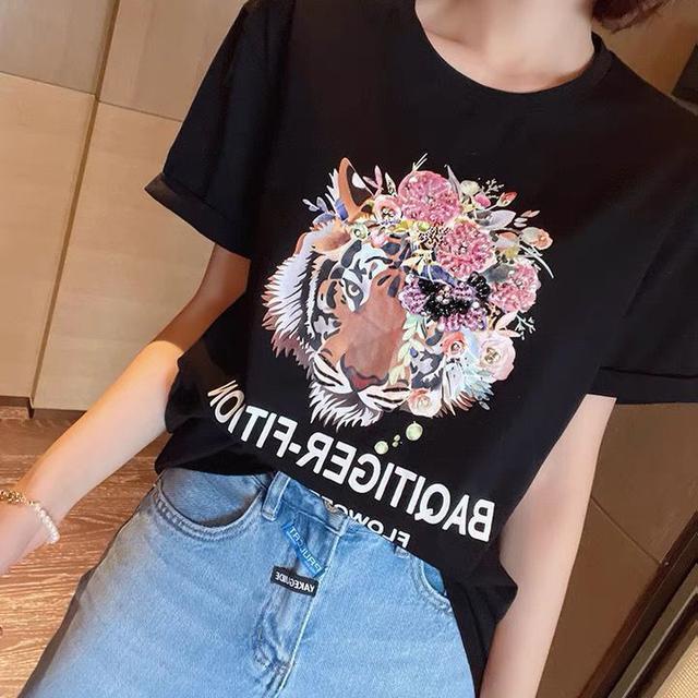 Áo Thun Tay Ngắn Cổ Tròn Hoạ Tiết In Phong Cách Phương Tây