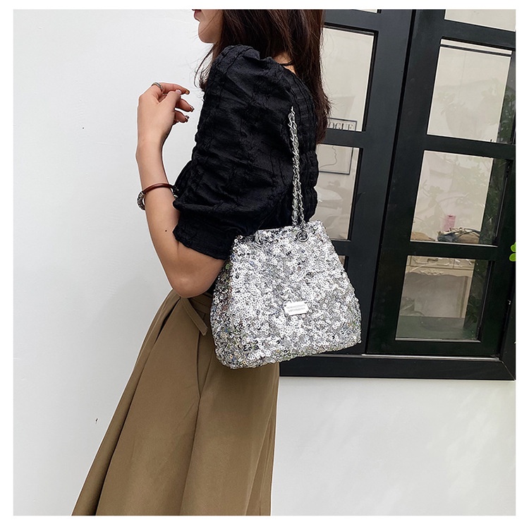 Túi Xách Đeo Vai / Kẹp Nách Phối Dây Xích Đính Kim Sa Phong Cách Thời Trang Hàn Quốc 2023