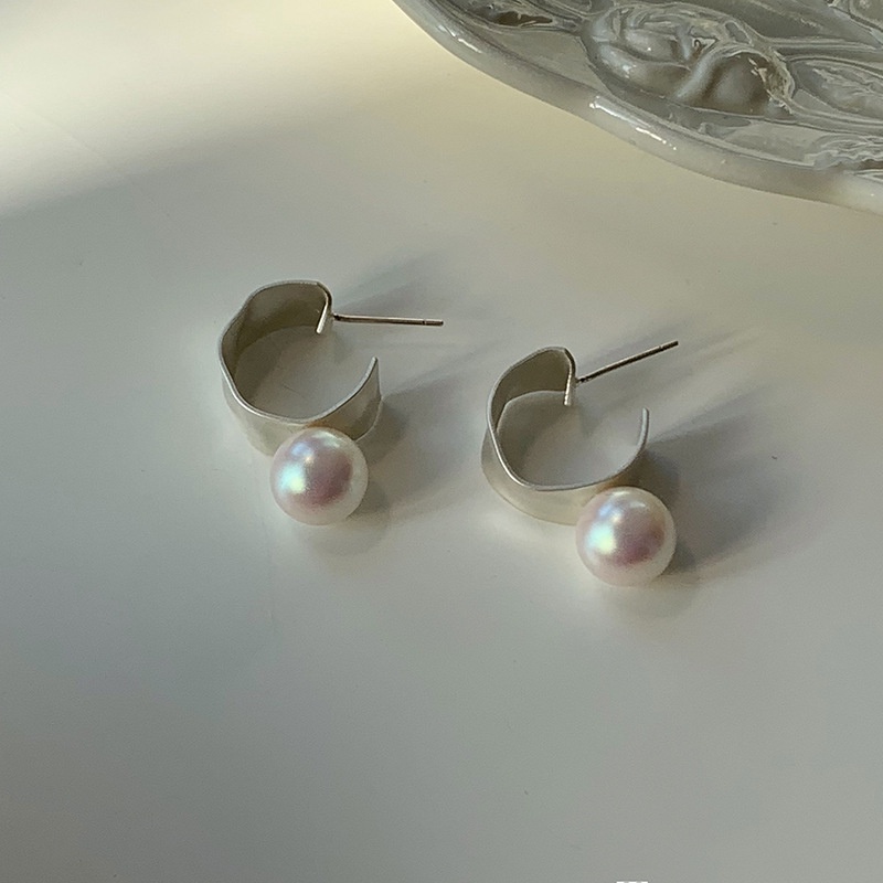 Bông Tai Ngọc Trai Hình Chữ C Đơn Giản Độc Đáo Dễ Phối Đồ Thời Trang Cho Nữ