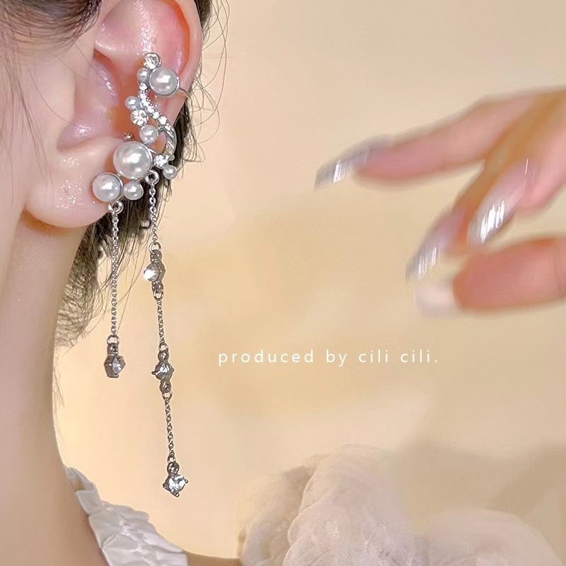 Bông Tai Tua Rua Đính Ngọc Trai Thời Trang