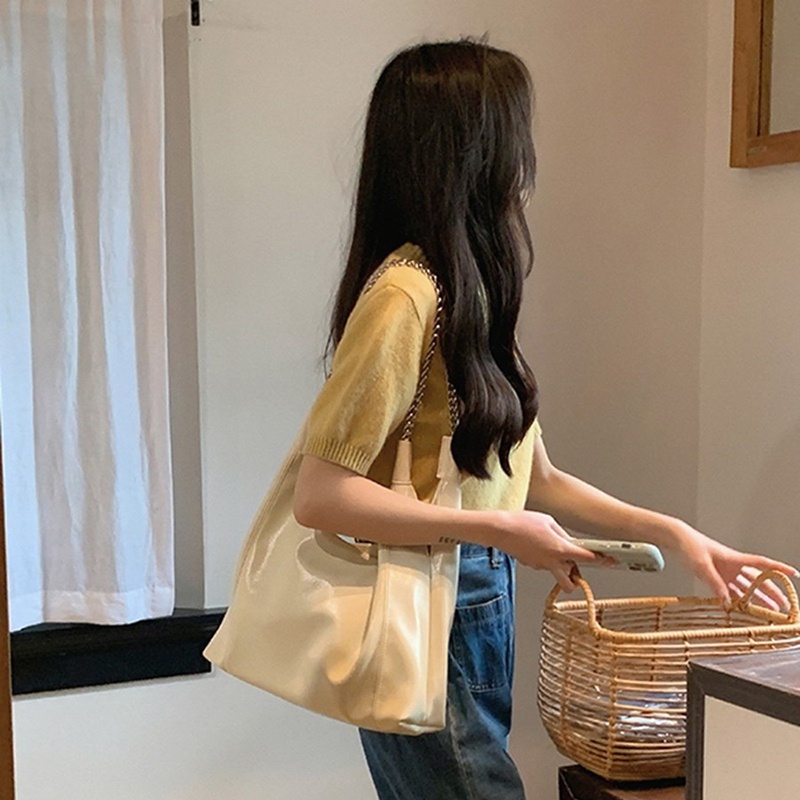 Túi Xách Da Cỡ Lớn Có Dây Xích Đeo Vai Sành Điệu Cho Nữ