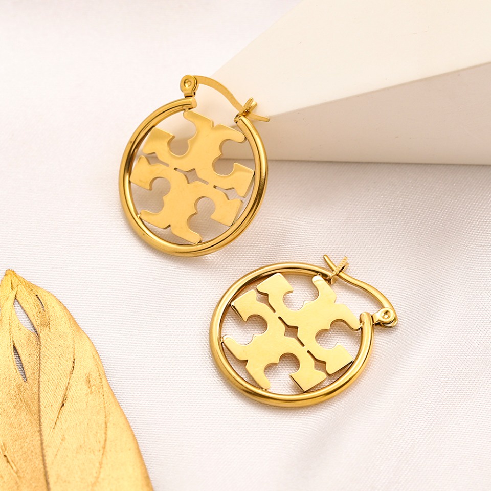Khuyên Tai Tròn Khắc Chữ Tory Burch Bằng Thép Titan Thời Trang Cho Nữ