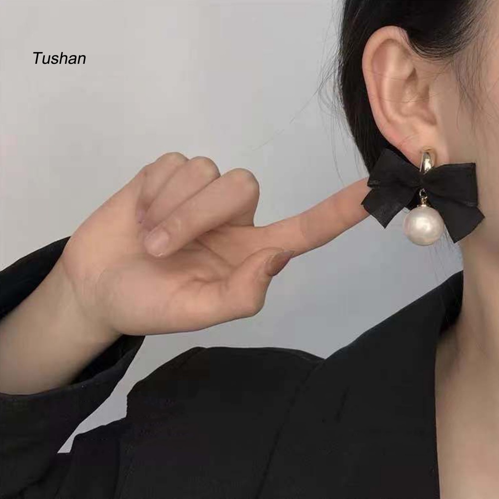 1 Đôi Bông Tai Hình Nơ Đính Ngọc Trai Giả Màu Đen Phong Cách Pháp Cổ Điển Thời Trang Cho Nữ