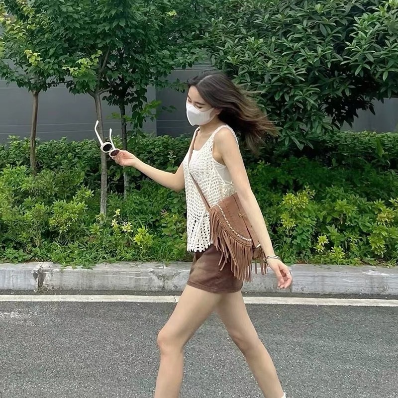 Túi Đeo Chéo Da Lộn Phối Tua Rua Thời Trang 2023 Cho Nữ