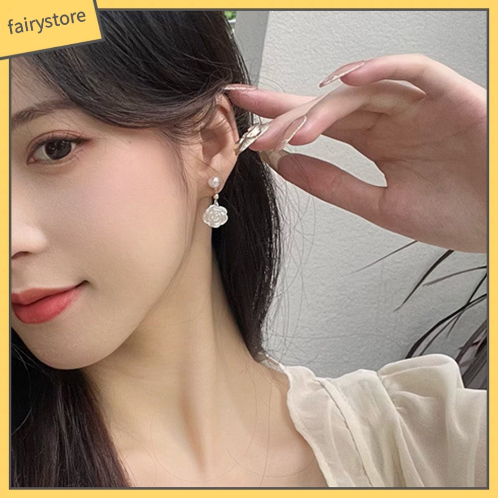 1 Đôi Bông Tai Hình Hoa Trà Đính Ngọc Trai Giả Bằng Hợp Kim Thời Trang