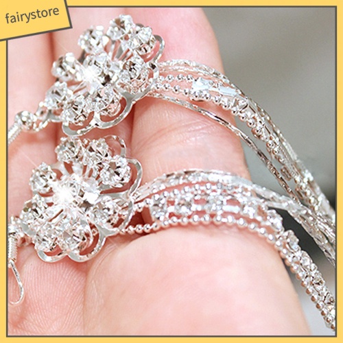 Bông Tai Dài Hình Hoa Đính Đá Dạng Móc Tua Rua Lấp Lánh Cho Nữ