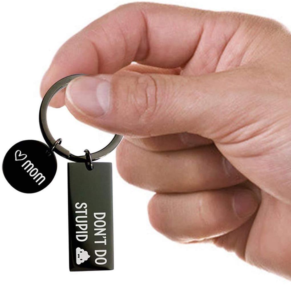 Móc Khóa Kim Loại Màu Đen Khắc Chữ Don 'T Do Stupid