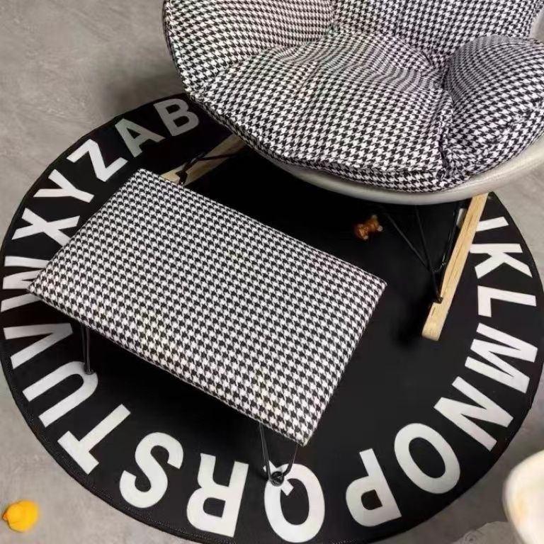 Thảm Lót Sàn Hình Tròn Màu Đen Chống Bẩn Tiện Dụng Trang Trí Phòng Khách