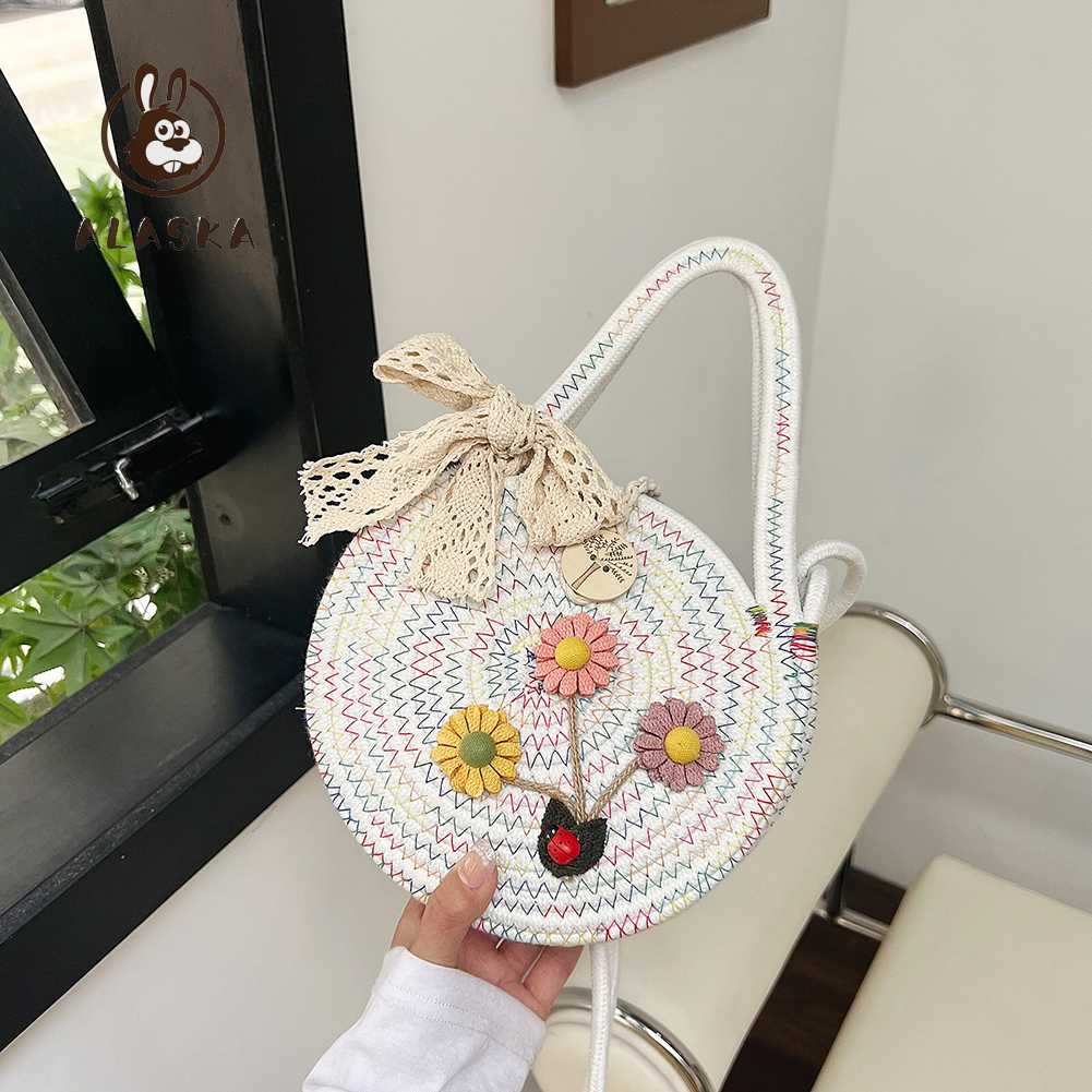 Túi cói Tròn Đan Lát Đính Hoa Dễ Thương Thời Trang Đi Biển Cho Nữ
